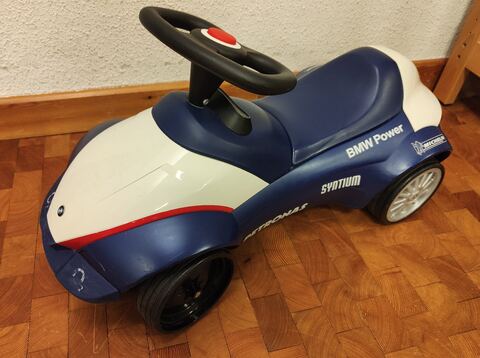 BMW bleue