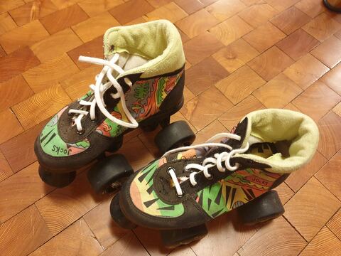 Patins à roulettes fluo