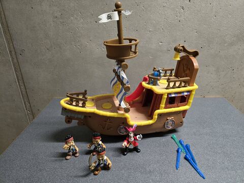 Bateau capitaine crochet