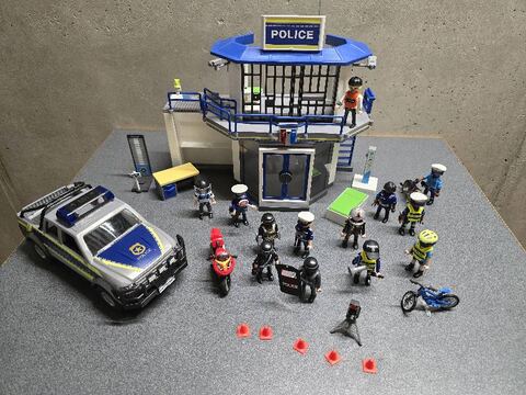 Playmobil centre de commandemant de la police 71873