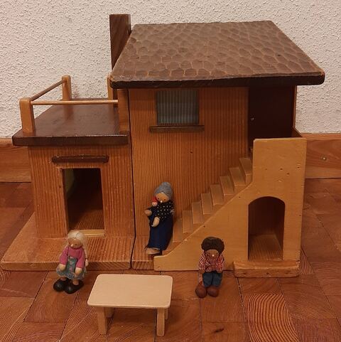 Maison poupées en bois