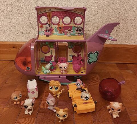 L'Avion et la Maison des Pet Shop